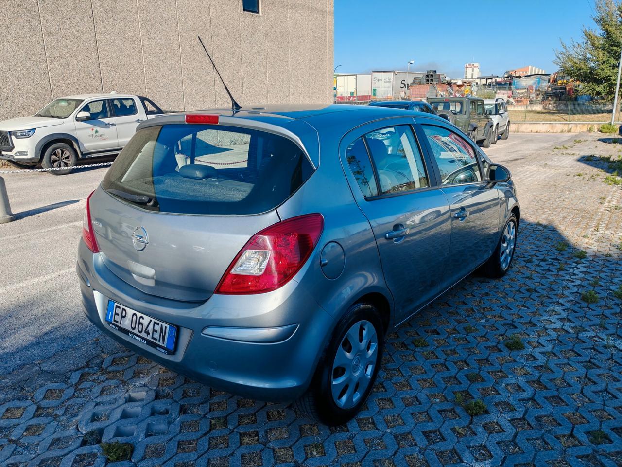 Opel Corsa 1.2 5 porte Sport