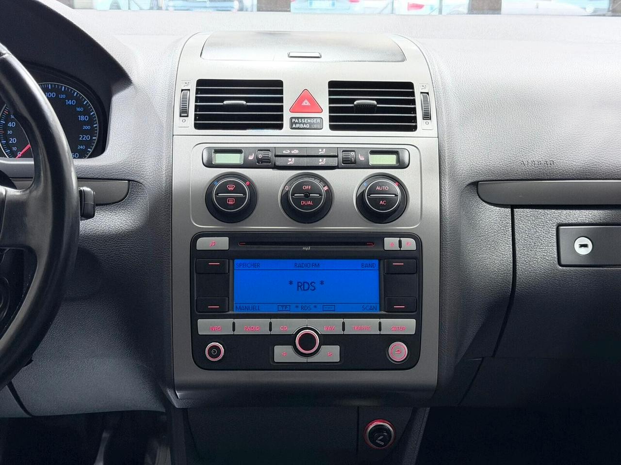 VOLKSWAGEN TOURAN 1.9 TDI 105cv 5P UNITED