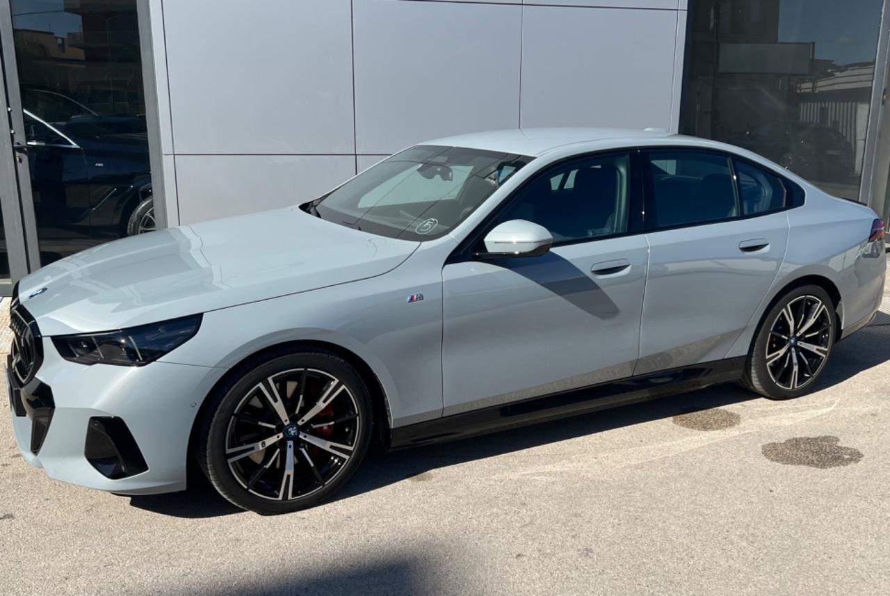 BMW i5 edrive40 Msport possibilità noleggio no scoring