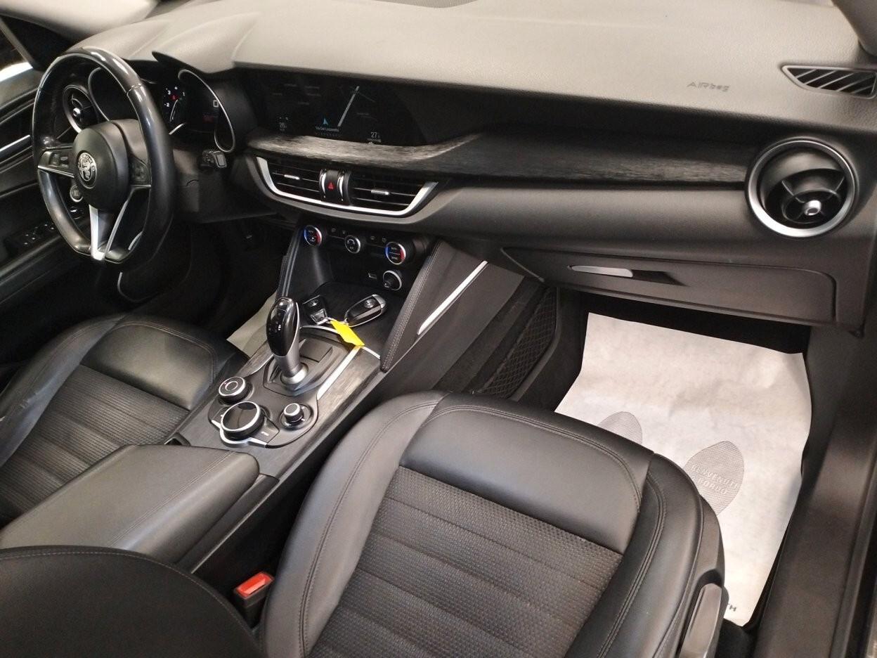 Alfa Romeo Stelvio 2.2 t Q4 210cv auto my19