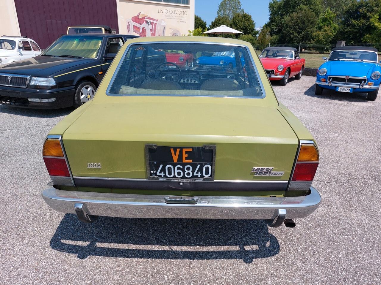 Fiat 124 Coupe 1800 del 1973 con aria-condizionata