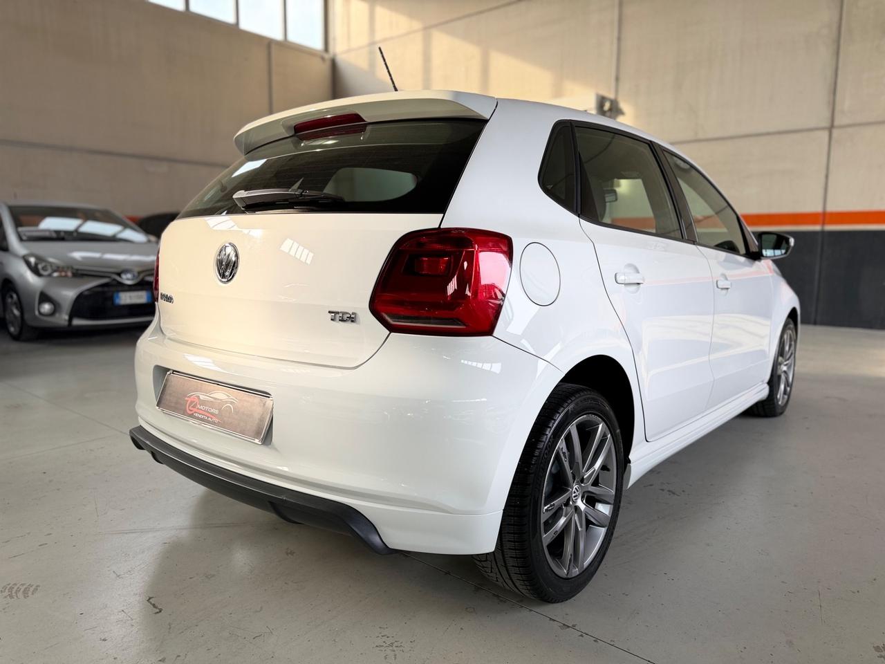 Volkswagen Polo 1.4 TDI 5p. R-LINE NEOPATENTATI