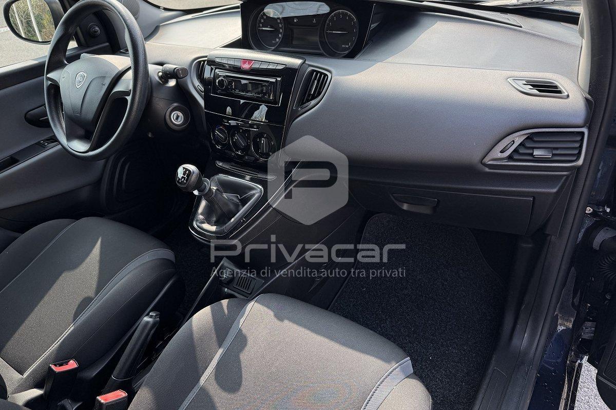 LANCIA Ypsilon 1.2 69 CV 5 porte Silver