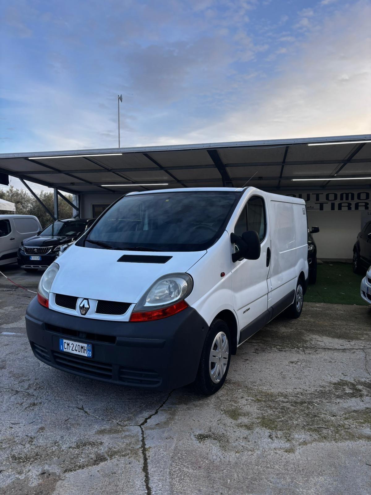 RENAULT TRAFIC