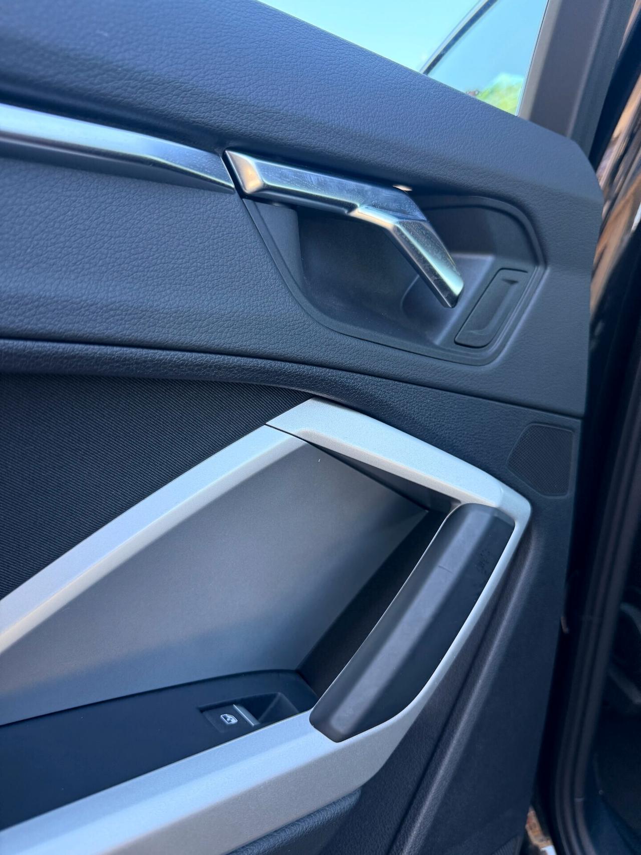 Audi Q3 SPB 35 2.0 tdi S line edition s-tronic TETTO APRIBILE,VIRTUAL COCKPIT,APPLE CARPLAY,TOTAL BLACK