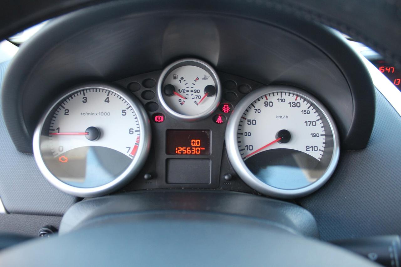 Peugeot 207 1.4 8V 75CV 5p. X Line
