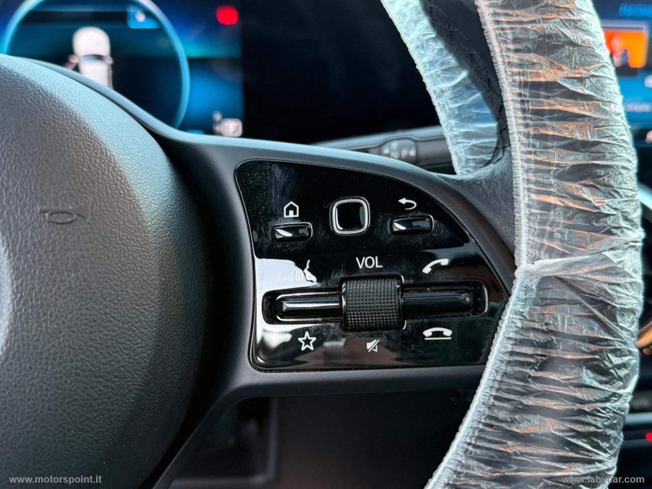 MERCEDES-BENZ GLB 180 d Automatic Business EXTRA DOPPIO TETTO PANORAMICO