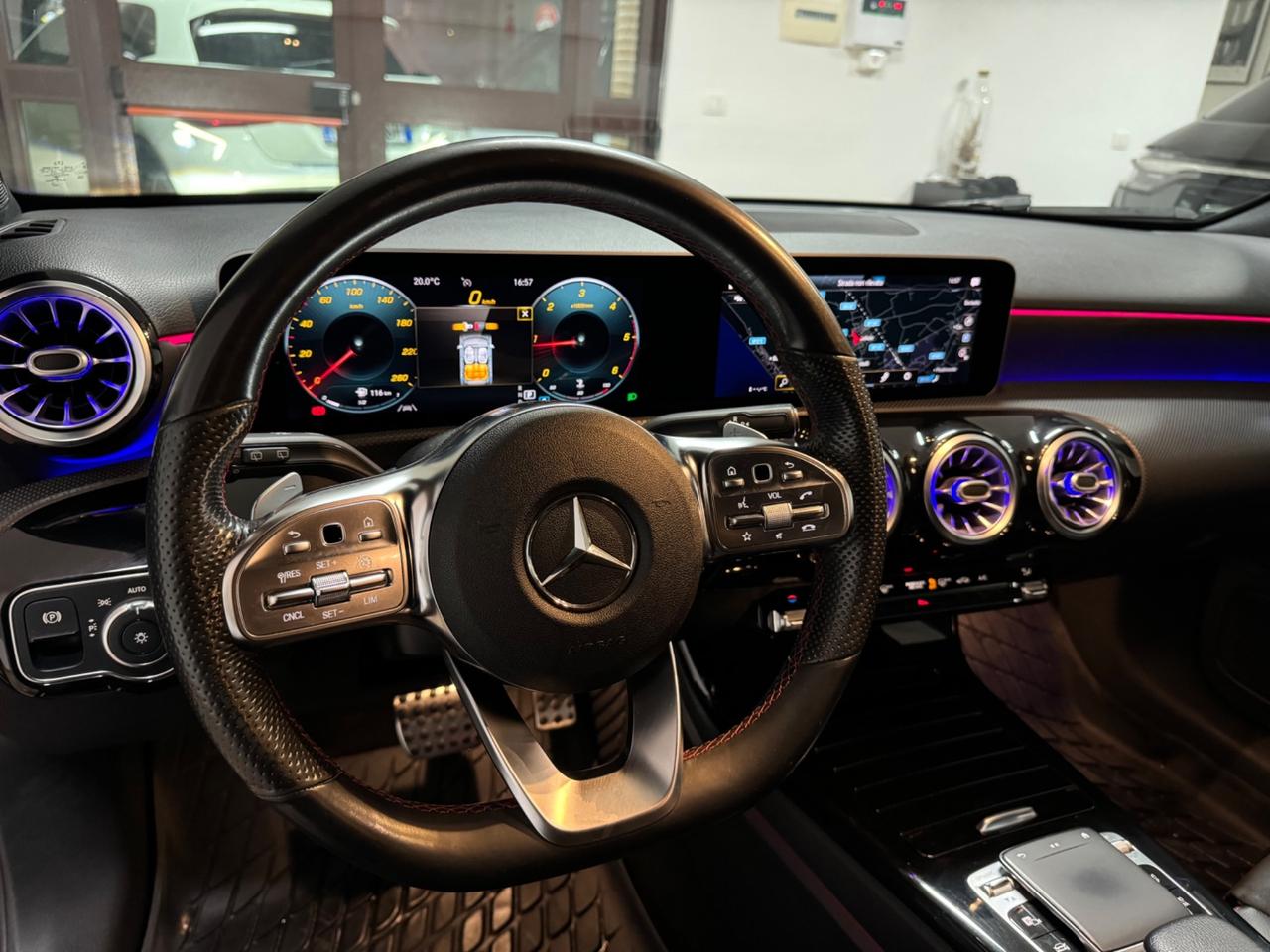 Mercedes-benz A 180 d Automatic Premium AMG LUCI AMBIENTE TOTAL BLACK