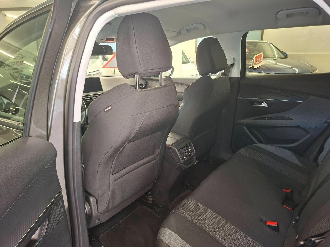 Peugeot 3008 BlueHDi 130 S&S EAT8 Business