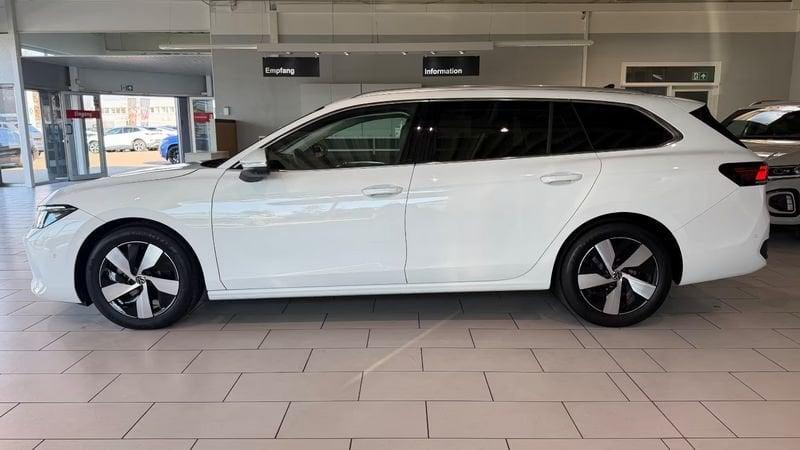 Volkswagen Passat Variant 2.0 TDI SCR EVO 110kW Business DSG Camera 360° LED 17"