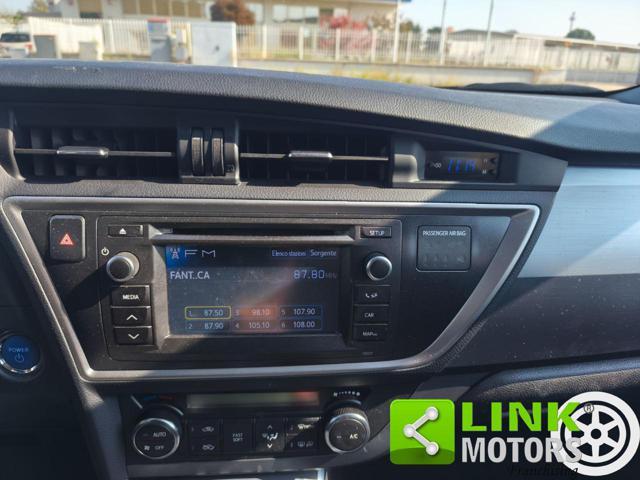 TOYOTA Auris 1.8 Hybrid Lounge