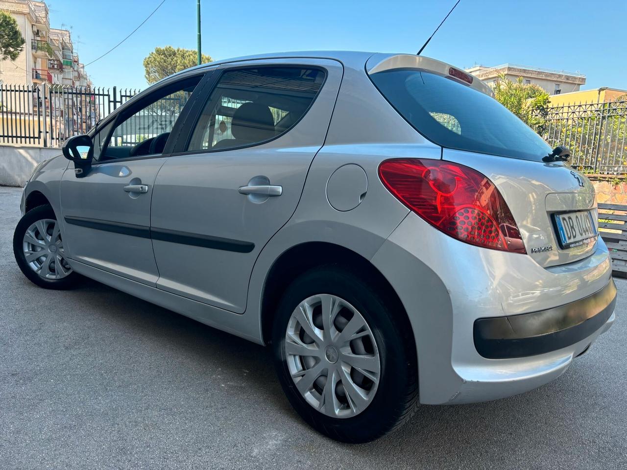 Peugeot 207 1.4 HDi 70CV 5p. X Line