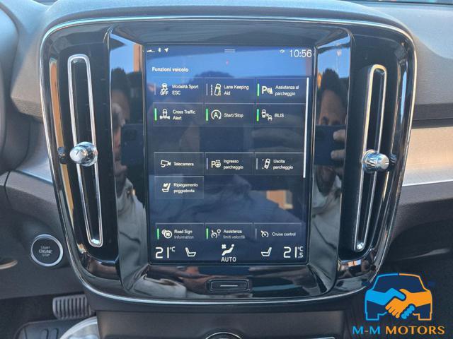 VOLVO XC40 D4 AWD Geartronic Momentum