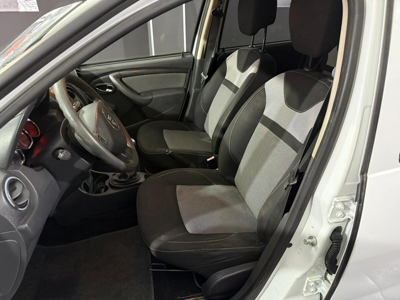 Dacia Duster 1.5 dCi 110CV con gancio unipro
