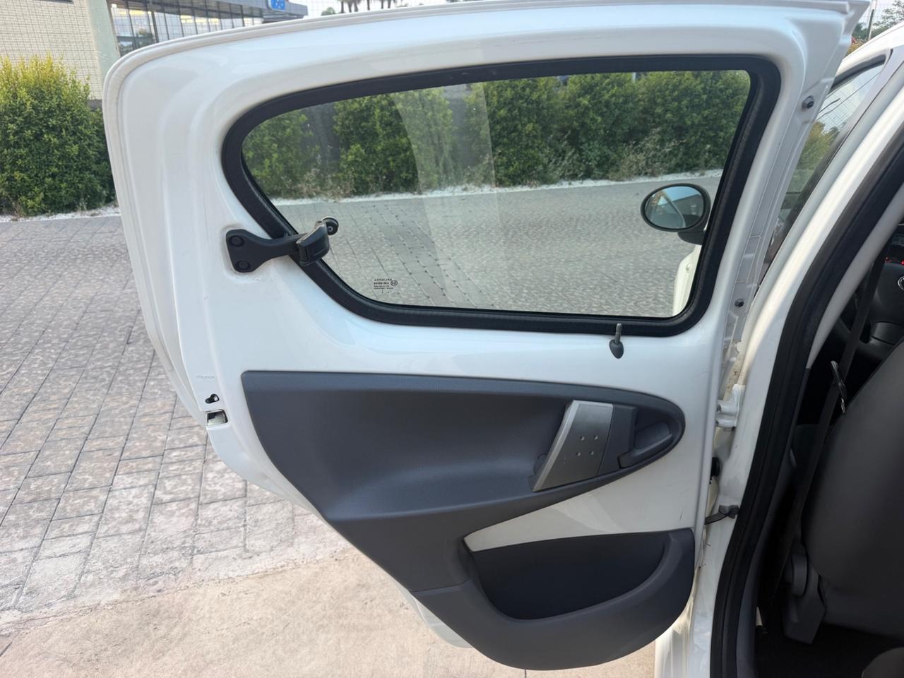 Toyota Aygo 1.0 12V VVT-i 5 porte Deep Ocean Connect