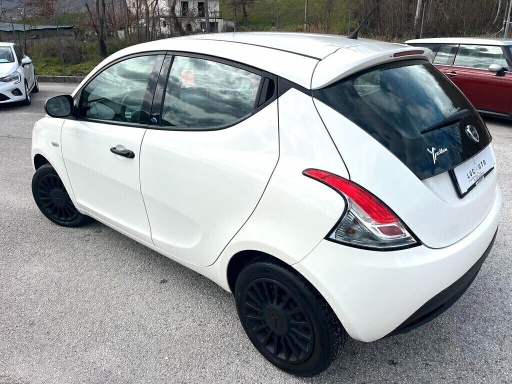 Lancia Ypsilon 1.2 69 CV 5 porte S&S Black and Noir