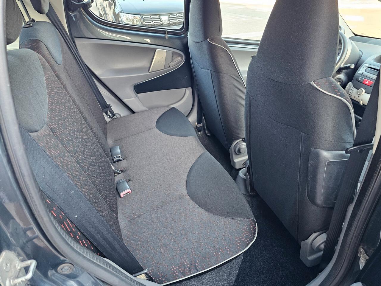 Peugeot 107 1.0 68CV 5p. Sweet Years