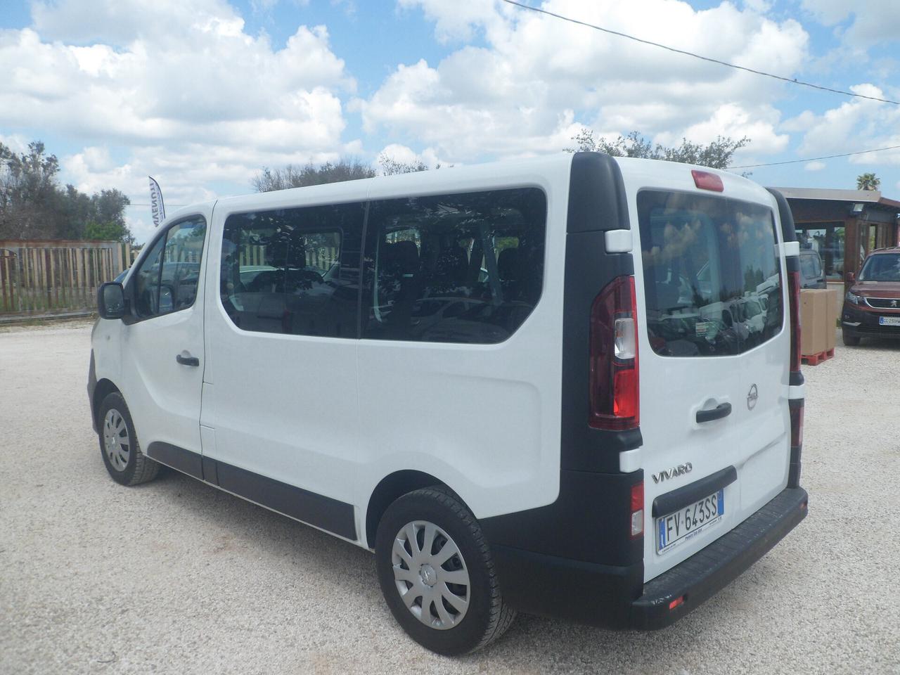 Opel Vivaro 9 posti