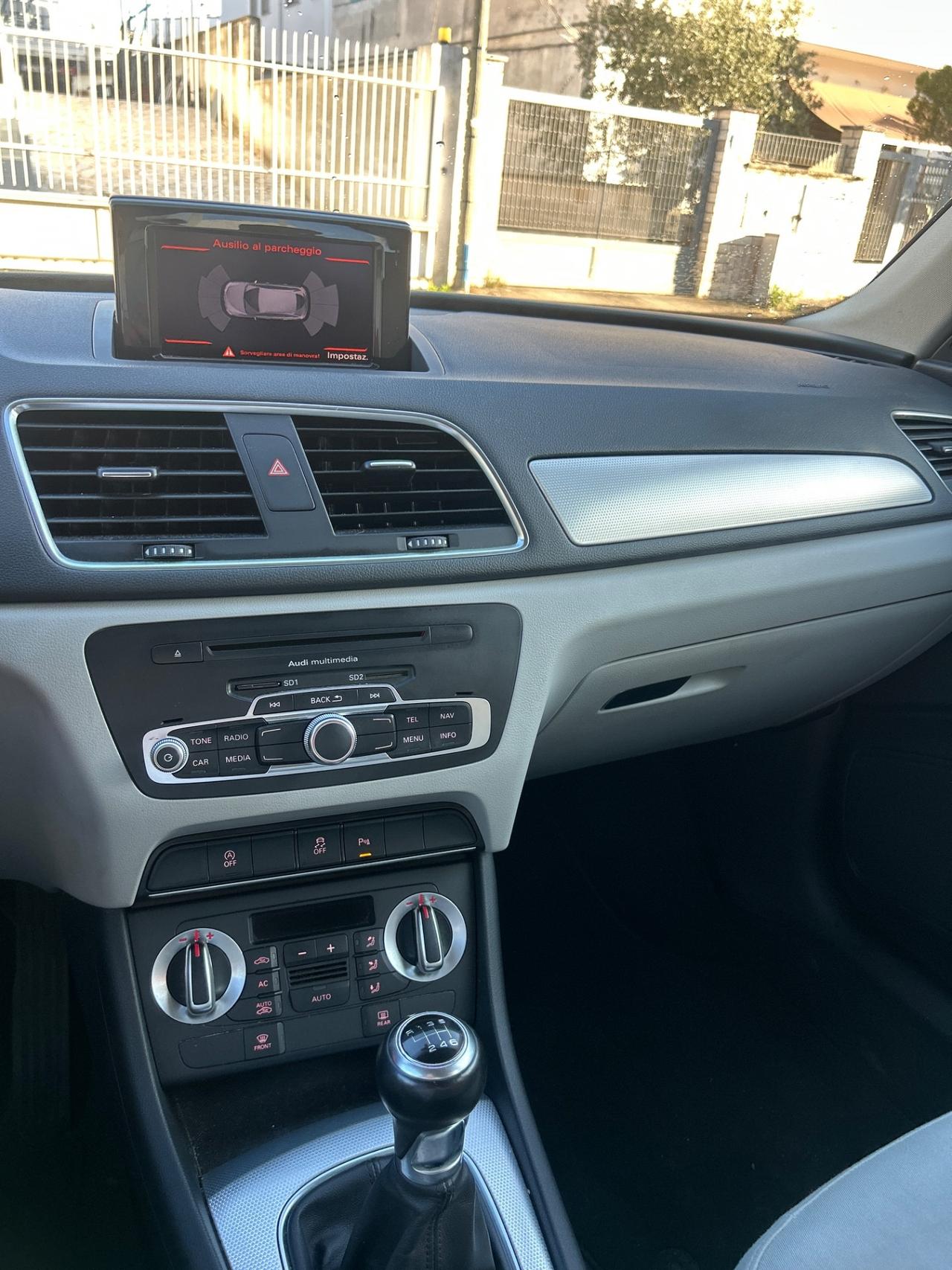 Audi Q3 2.0 TDI 140 cv-2013/LED/NAVI/18”