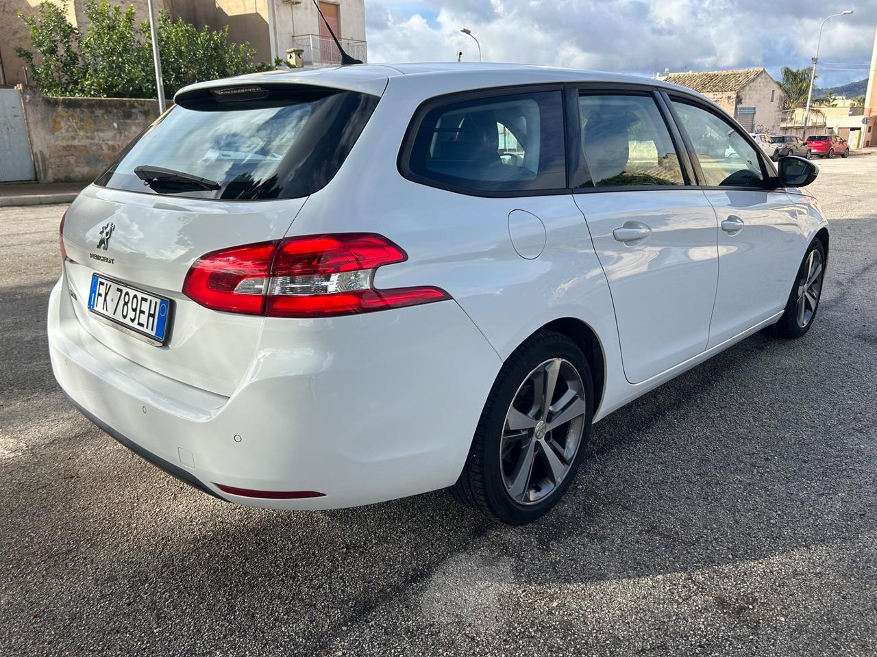 Peugeot 308 BlueHDi 120 S&S SW Business