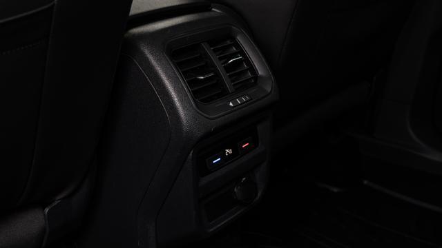 VOLKSWAGEN Tiguan 2.0 TDI SCR DSG 4MOTION R-Line UNIPRO