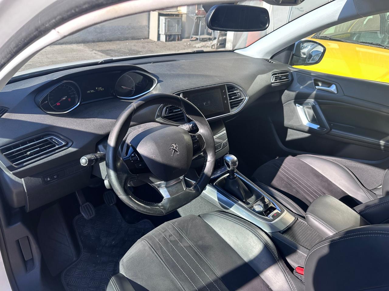 Peugeot 308 PureTech Turbo 130 S&S SW Allure