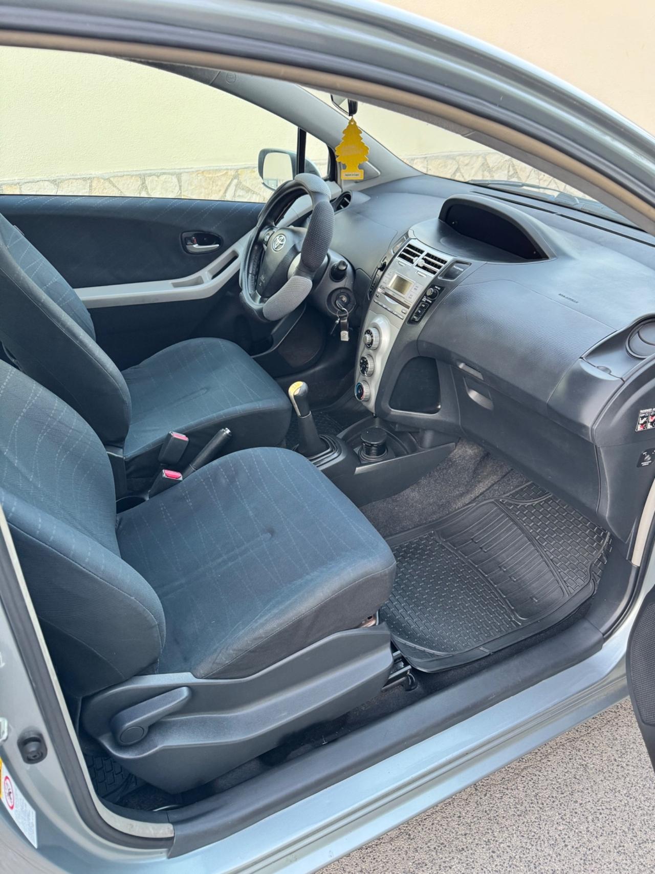 Toyota Yaris 1.3 3 porte unico proprietario