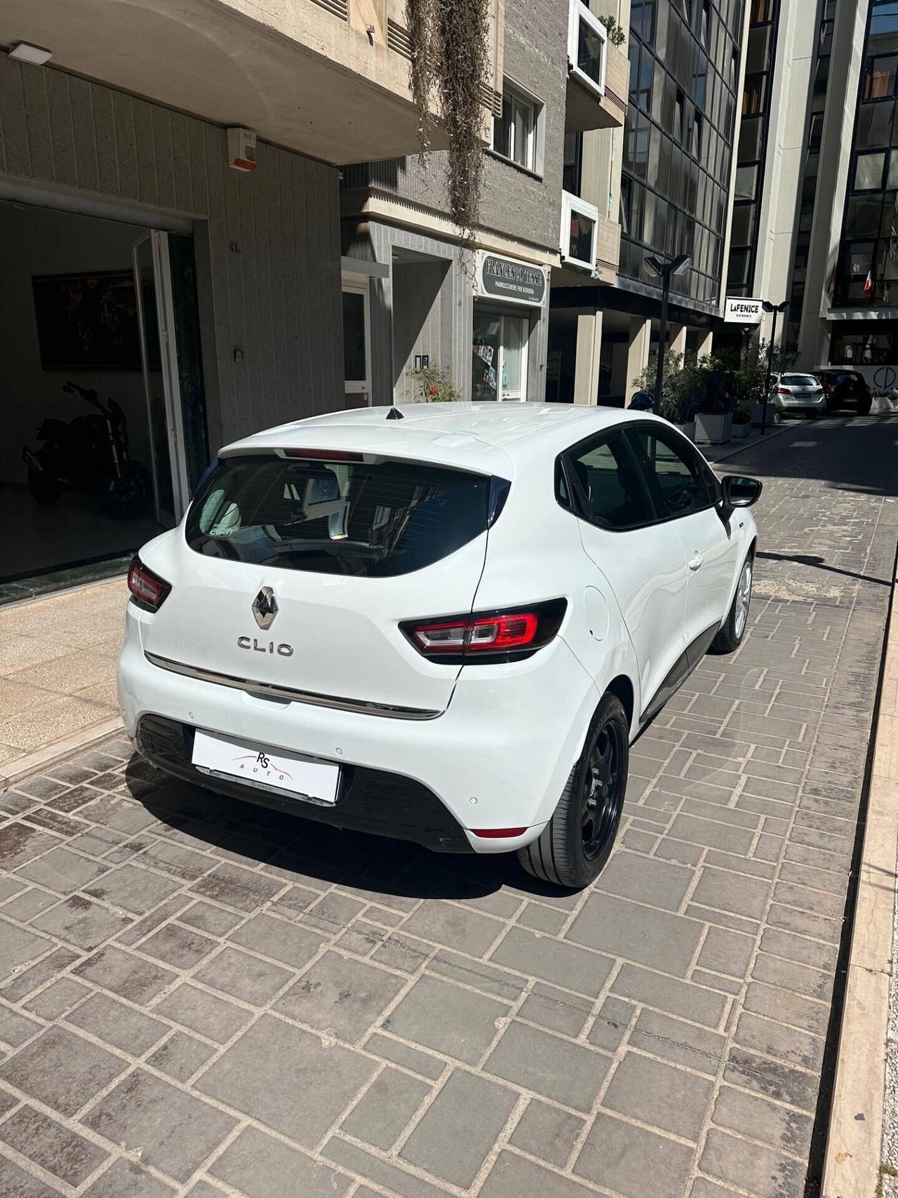 Renault Clio TCe 12V 90 CV GPL 5 porte Moschino Life