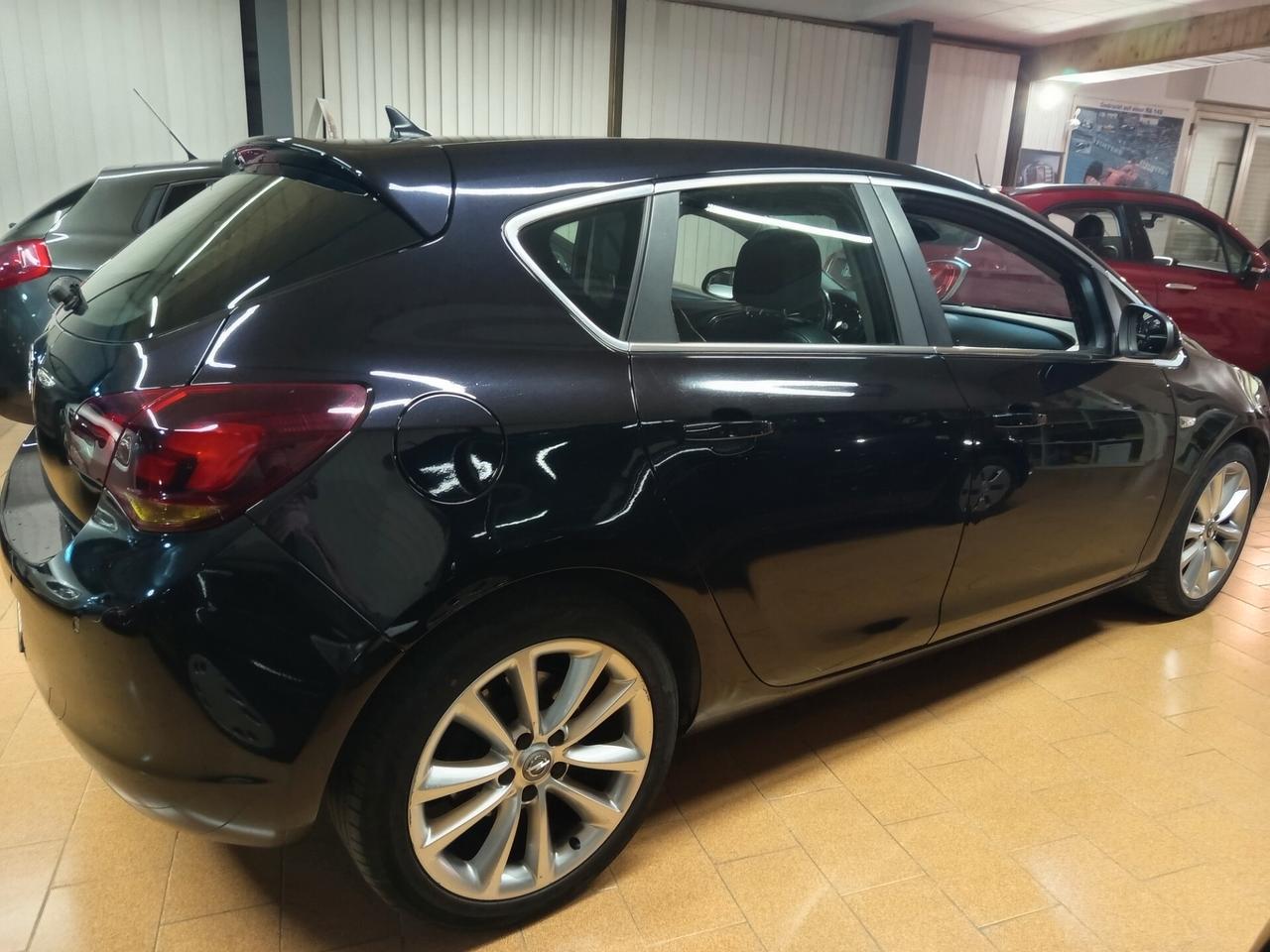 Opel Astra 1.7 CDTI 125CV 5 porte Cosmo ok neopatentati