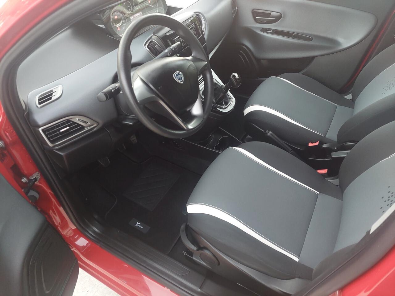 Lancia Ypsilon 1.3 MJT 16V 95 CV 5 porte 2015