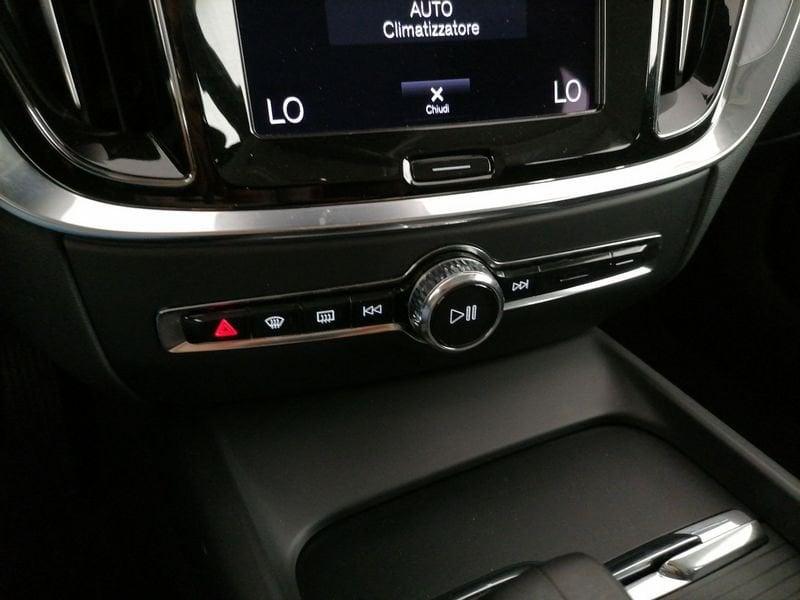 Volvo V60 2.0 b3 Momentum Business Pro auto 8m my21