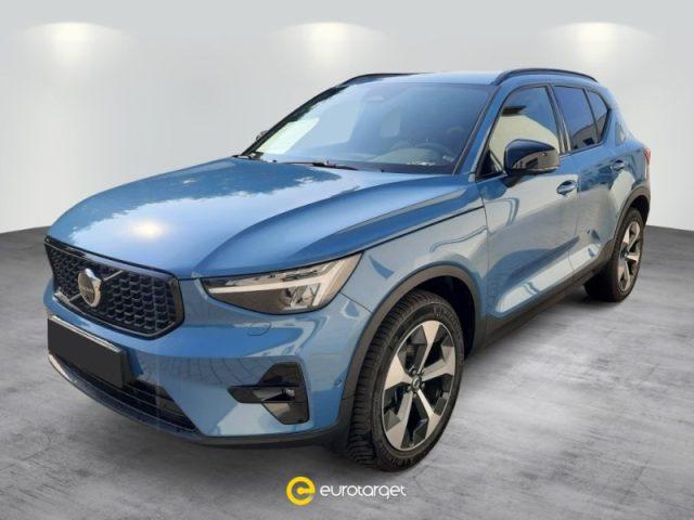 VOLVO XC40 B3 automatico Plus Dark