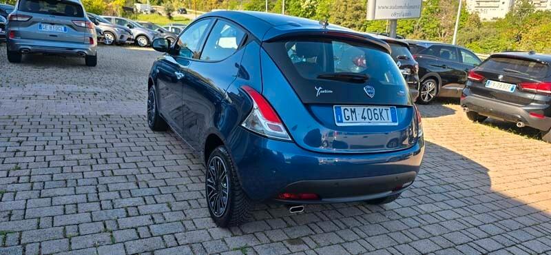 Lancia Ypsilon 1.0 70cv Hybrid GOLD