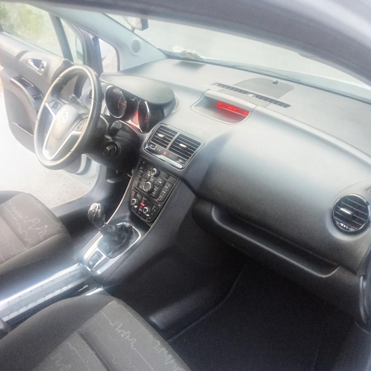 Opel Meriva 1.3 CDTI 75cv 011