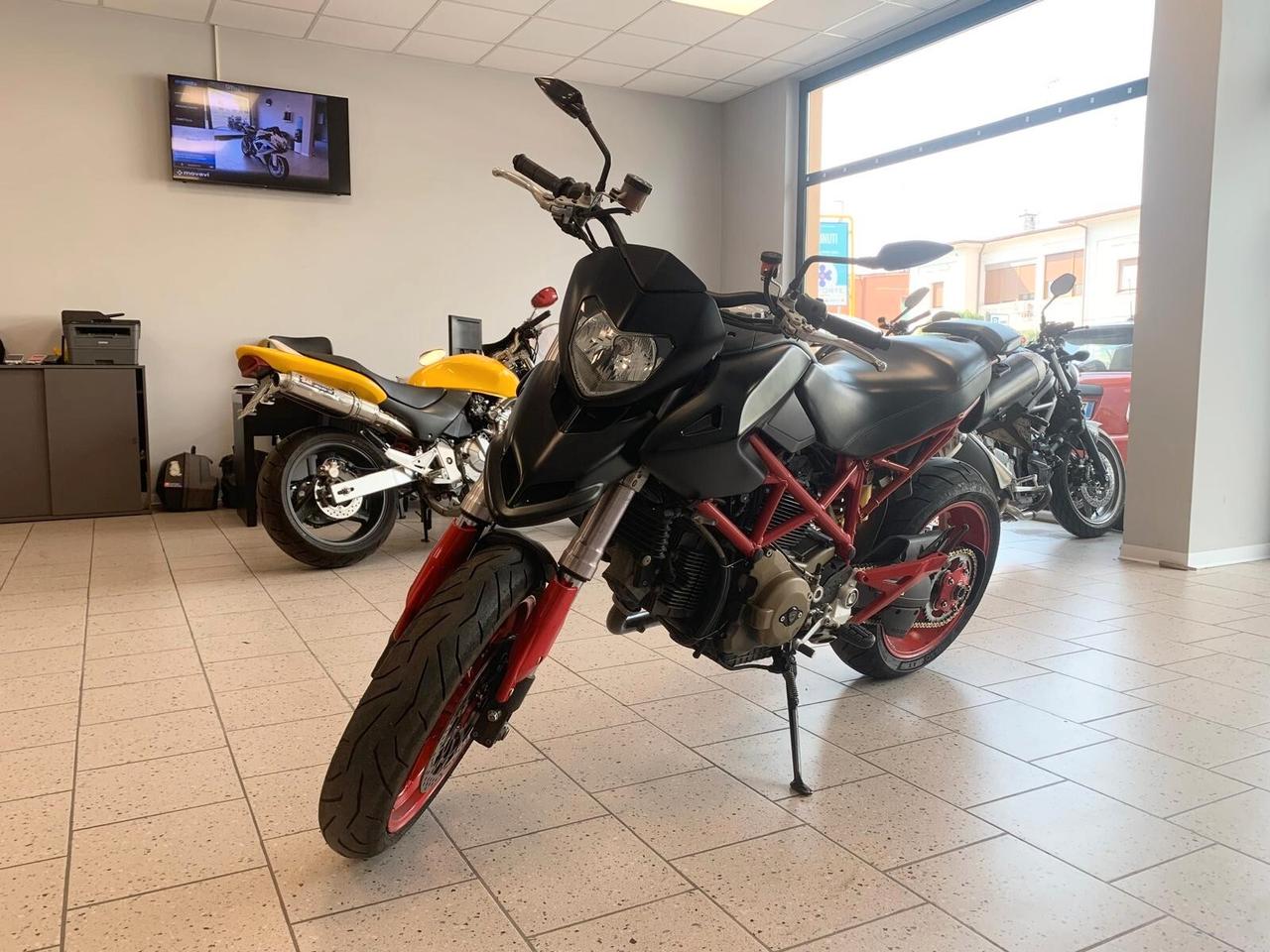Ducati Hypermotard 1100