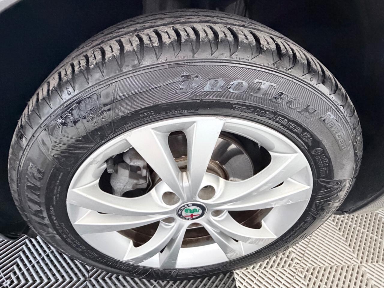Alfa Romeo Giulietta 1.6 JTD 120CV Progression NEOPATENTATI