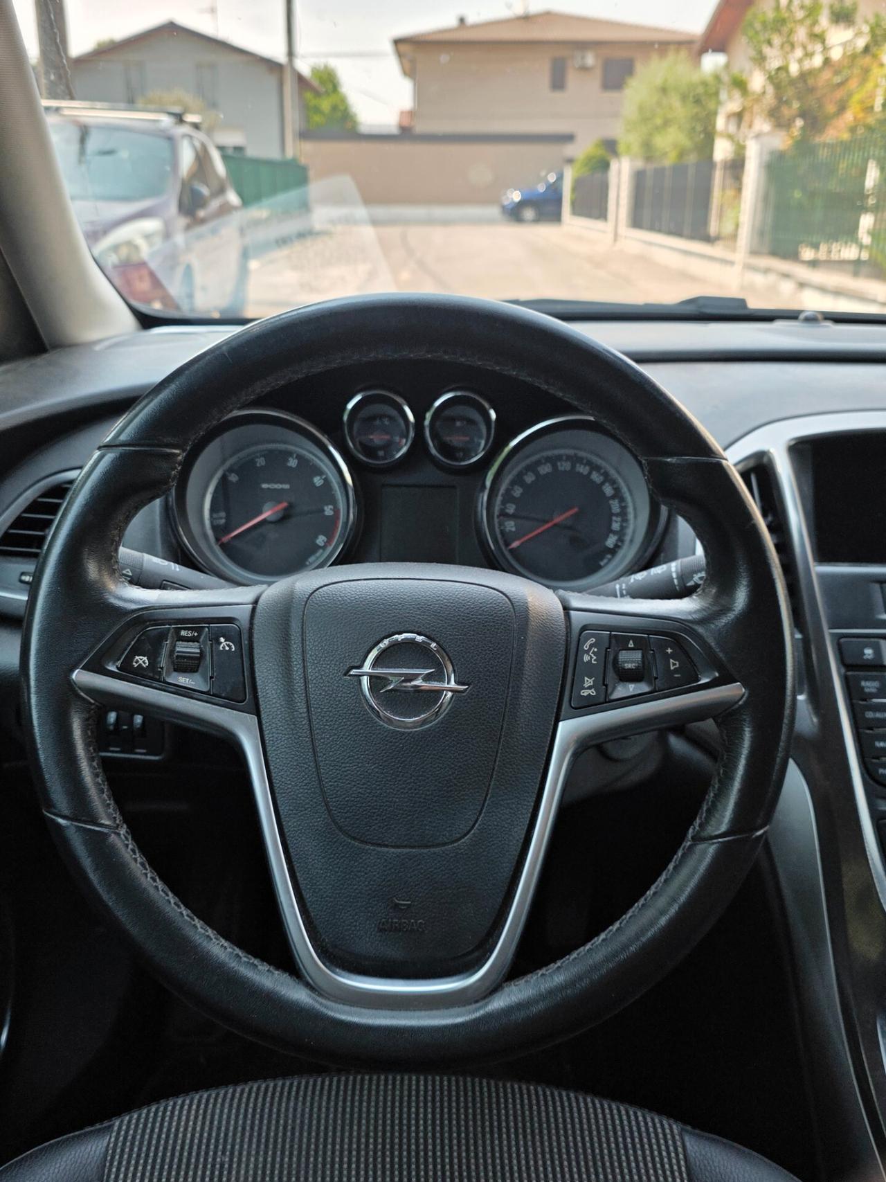Opel Astra 1.7 CDTI 2012