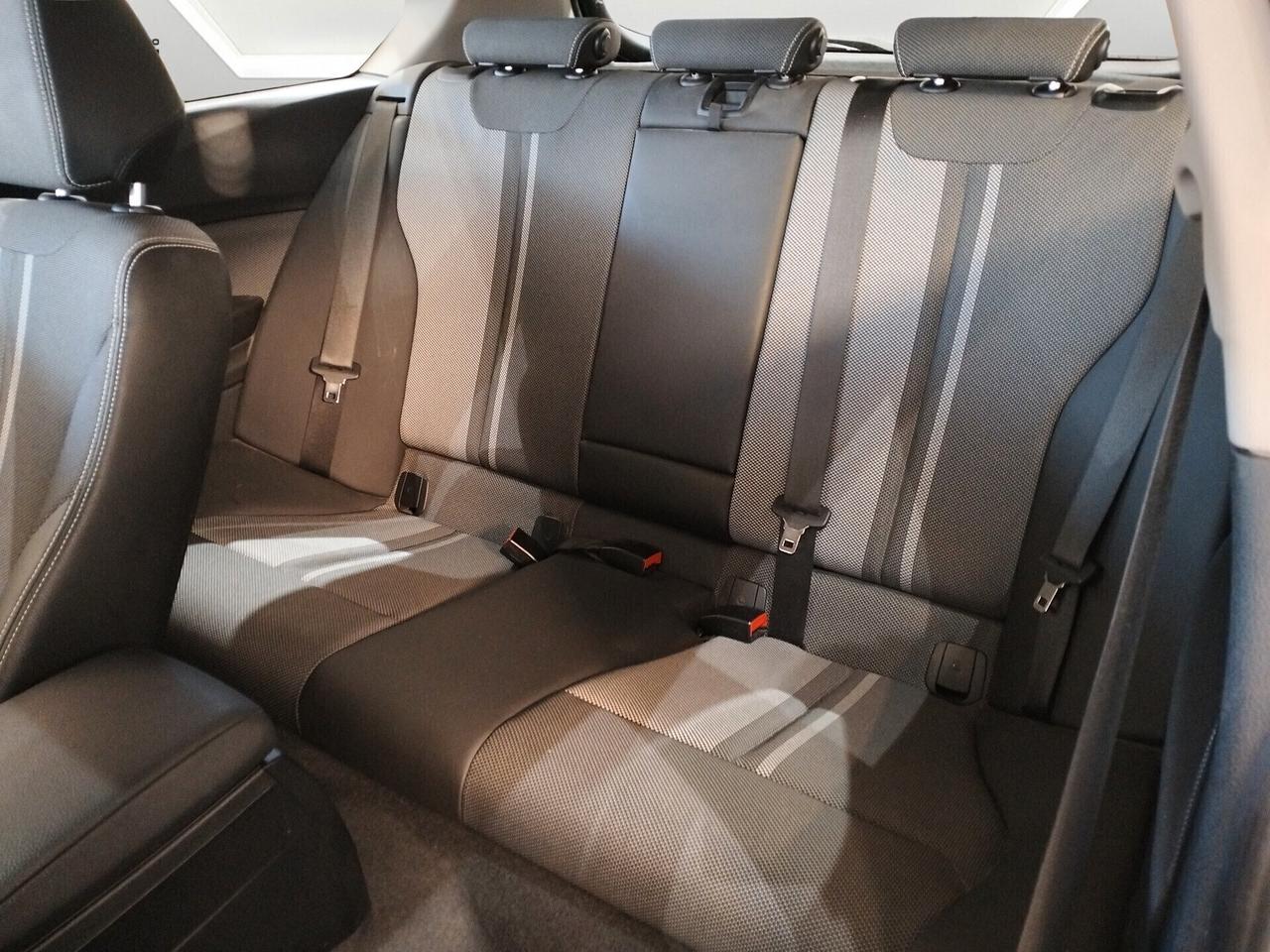 Bmw 118 118d 3p. Urban