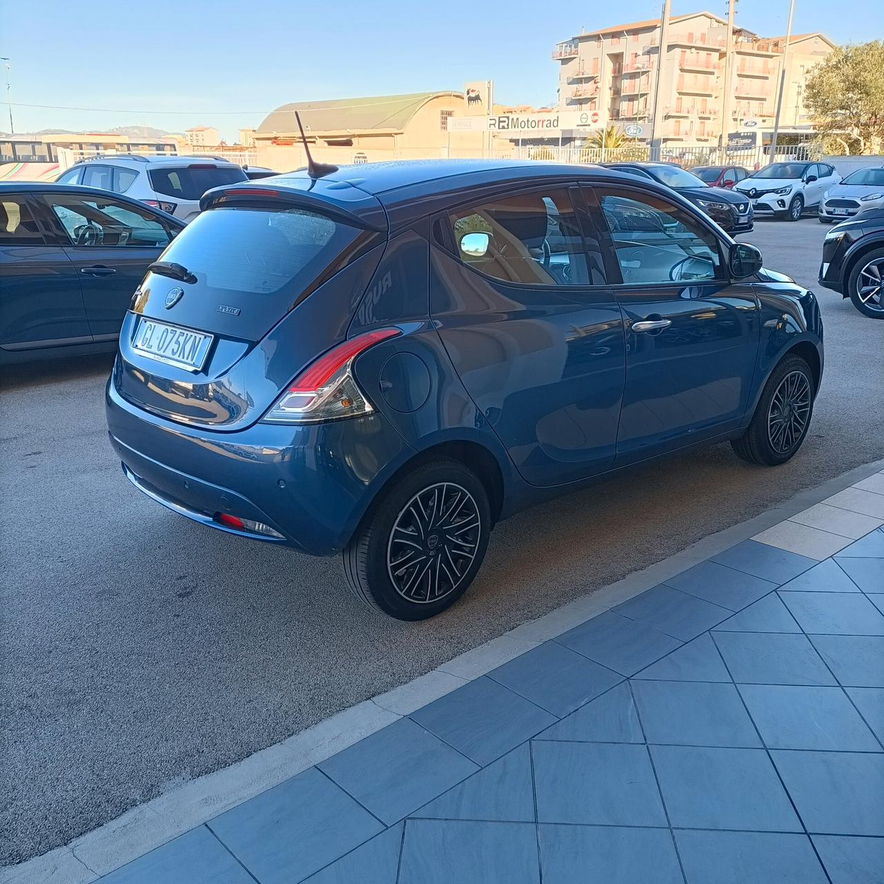 Lancia Ypsilon 1.0 FireFly S&S Hybryd Gold (ok neopatentati)