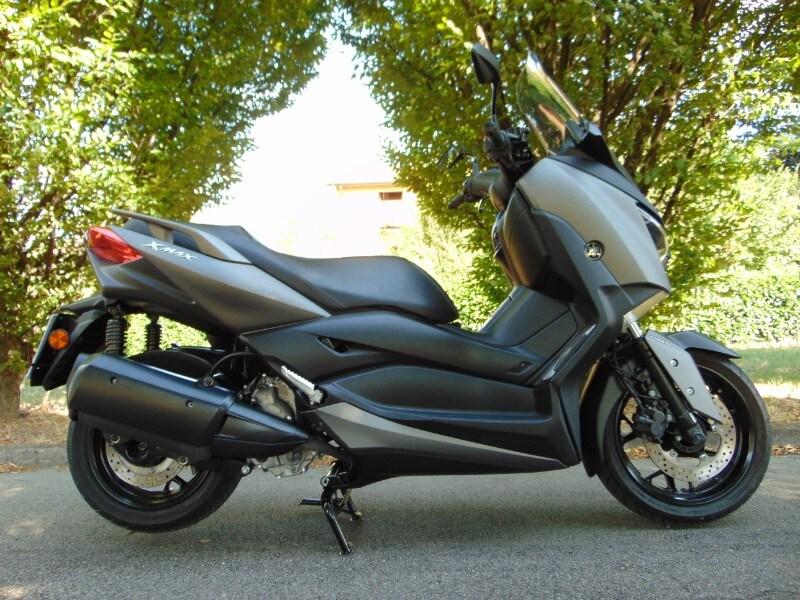 Yamaha X-Max 300