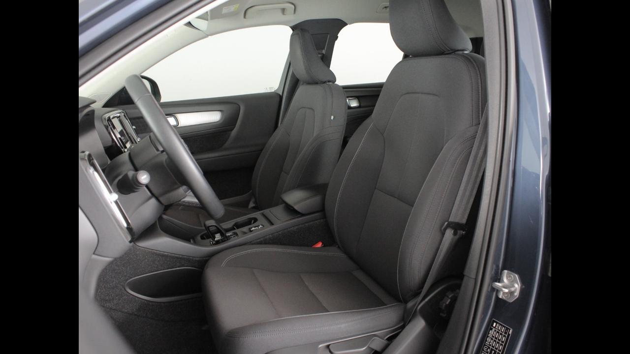 VOLVO XC40 - XC40 1.5 t2 Momentum Pro auto my21
