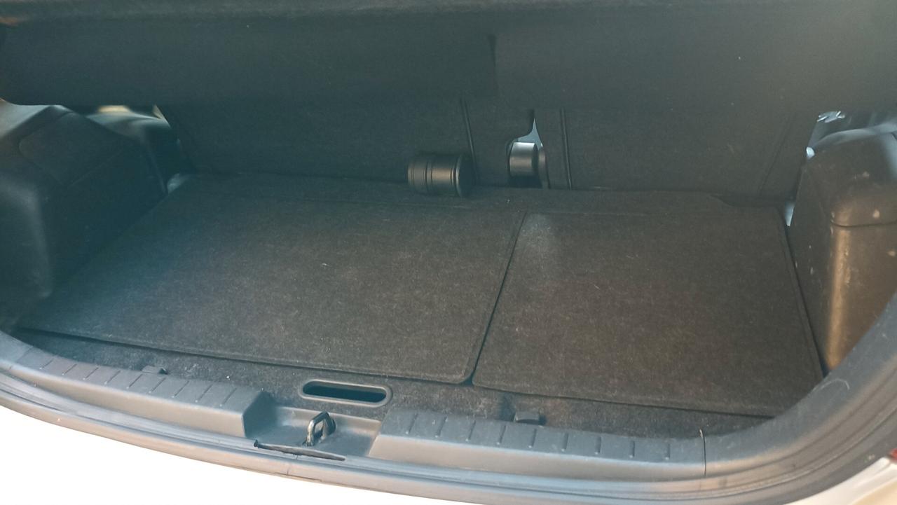 Toyota Yaris 1.4 D-4D 5 porte M-MT Sol automatica