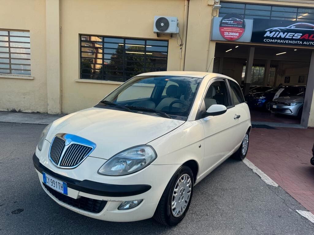 Lancia Ypsilon 1.4 16V GPL