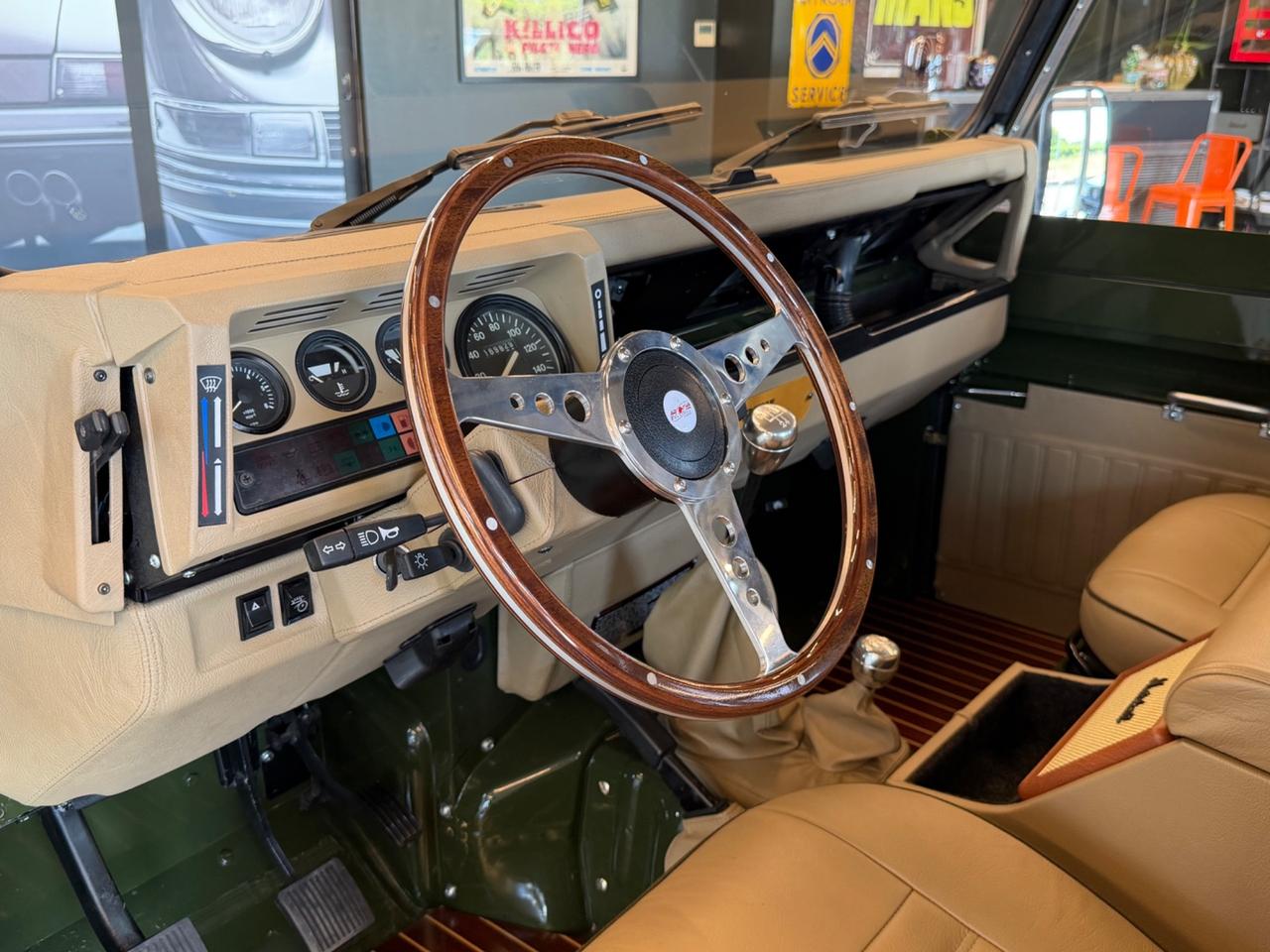 Land Rover Defender 90 diesel Soft-top 19J