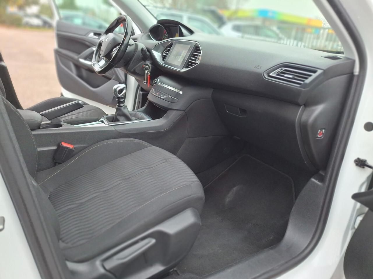 Peugeot 308 BlueHDi 120 S&S Allure