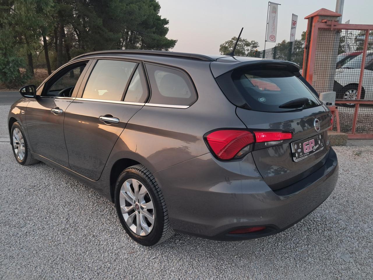 Fiat Tipo 1.6Mtj 120cv-Lounge*NAVI*LED*CRUISE