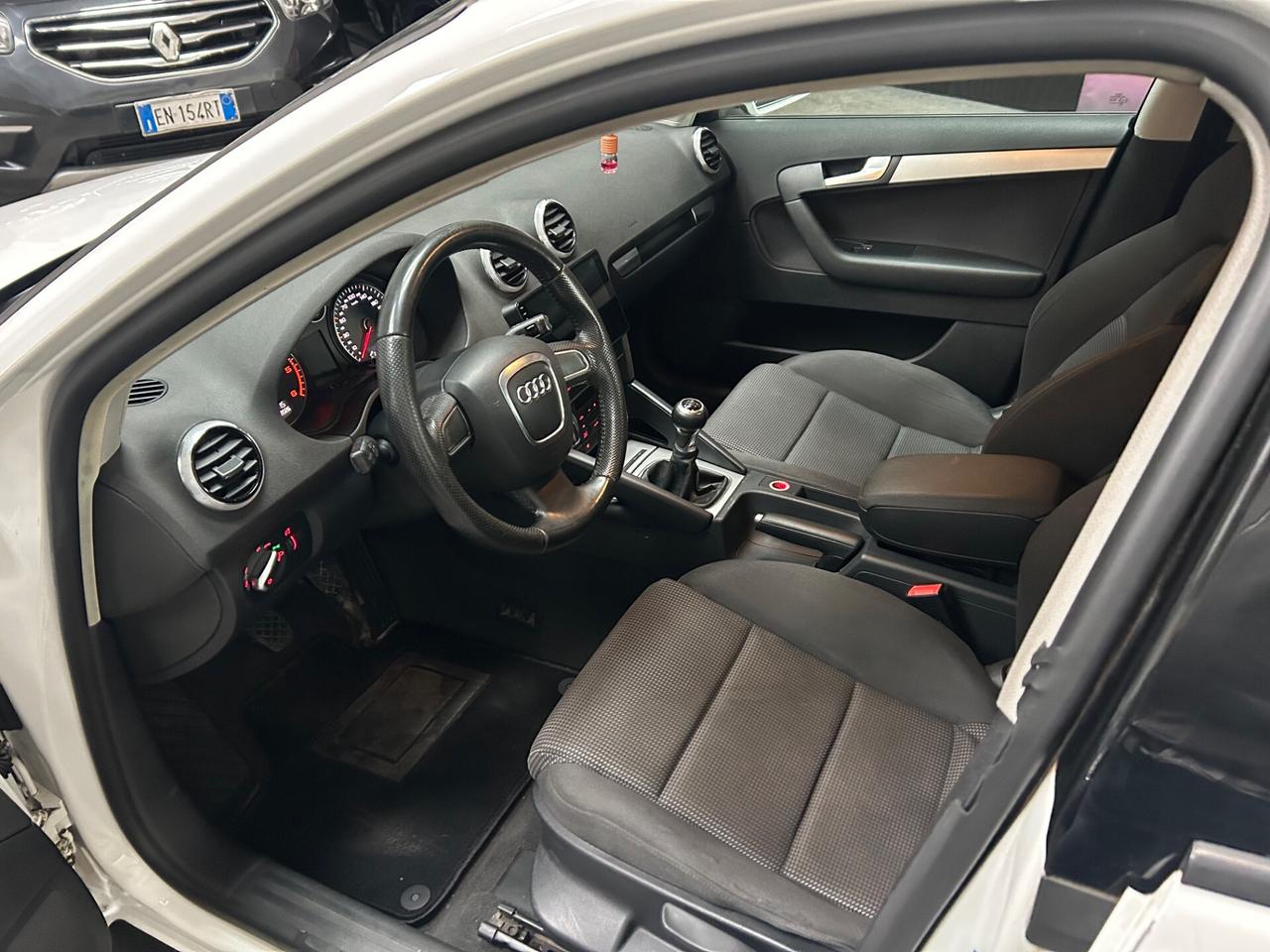 Audi A3 1.6 TDI 105 CV CR Attraction