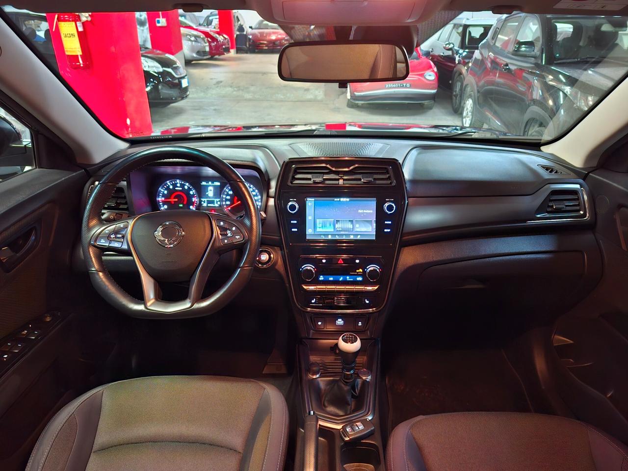 Ssangyong Tivoli 1.2 GDI Turbo PREMIUM 46000KM!!! C.LEGA 18" CLIMAAUT BT