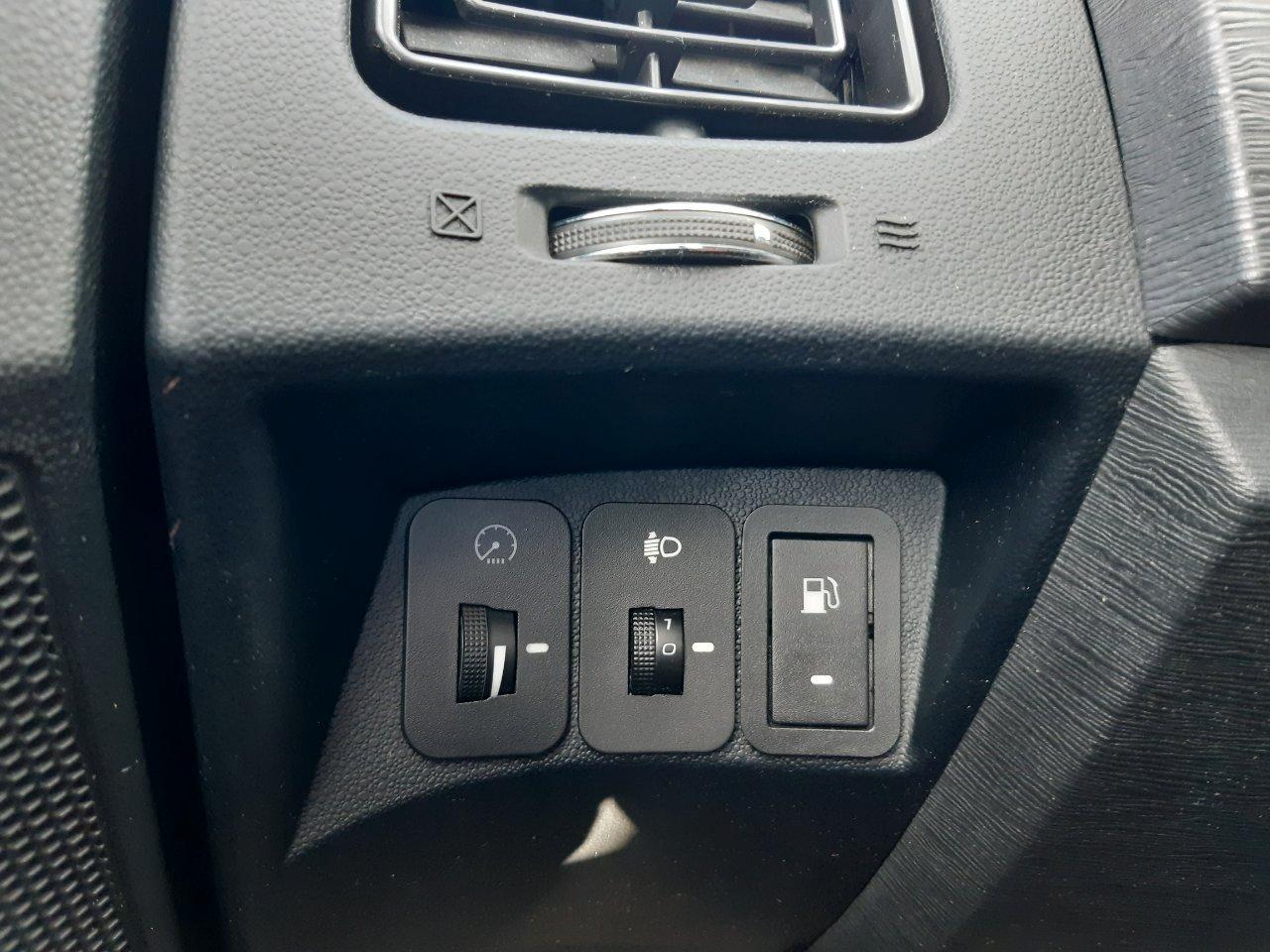 Mahindra XUV500 2.2 16v W6 fwd 7p.ti M1