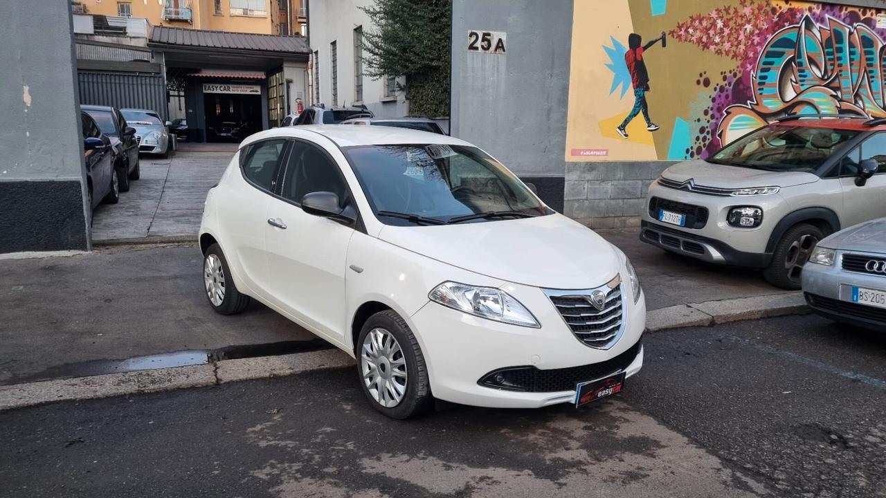 Lancia Ypsilon 1.2 69 CV 5 porte Platinum